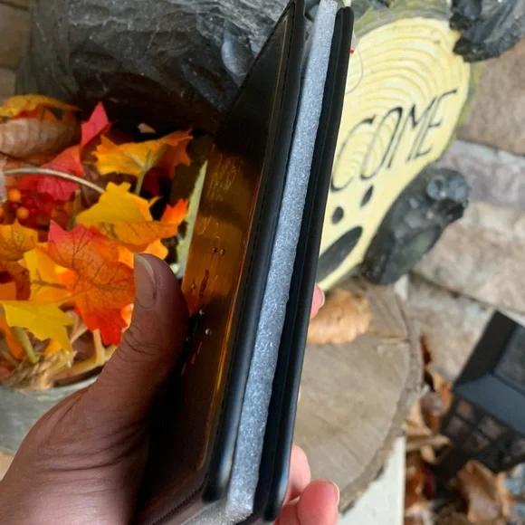 Authentic KATE SPADE Leather Disney beauty and the beast passport holder/cards - Picture 4 of 7